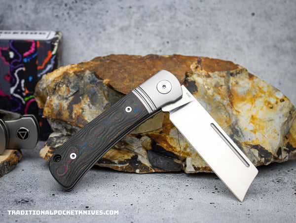 http://www.traditionalpocketknives.com/cdn/shop/files/CCHogDarkened-33_600x.jpg?v=1698170624