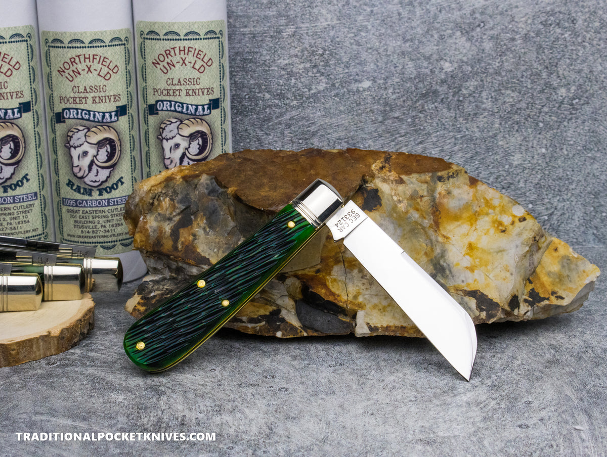 Great Eastern Cutlery #933124 Northfield UNXLD Ram Foot Wintergreen Jigged Bone