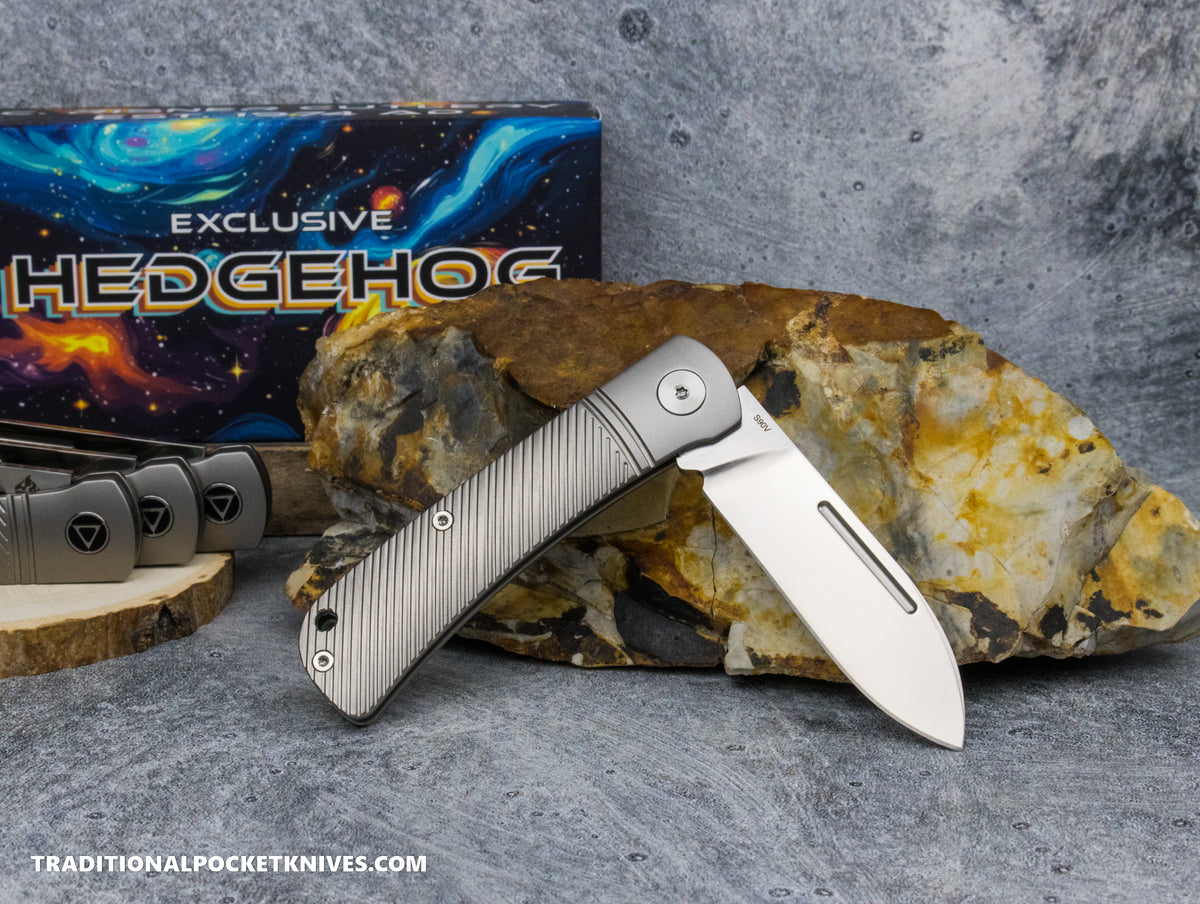 QSP Exclusive Hedgehog Knife QS142SP: Sawcut Titanium S90V Spearpoint