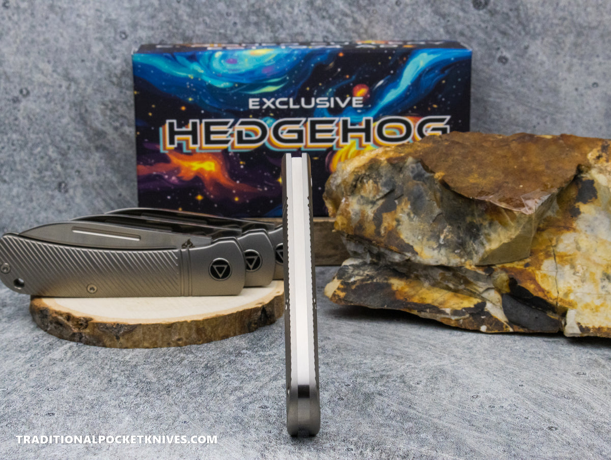 QSP Exclusive Hedgehog Knife QS142SP: Sawcut Titanium S90V Spearpoint