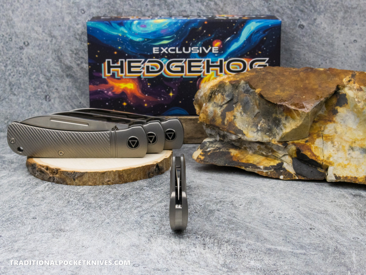 QSP Exclusive Hedgehog Knife QS142SP: Sawcut Titanium S90V Spearpoint