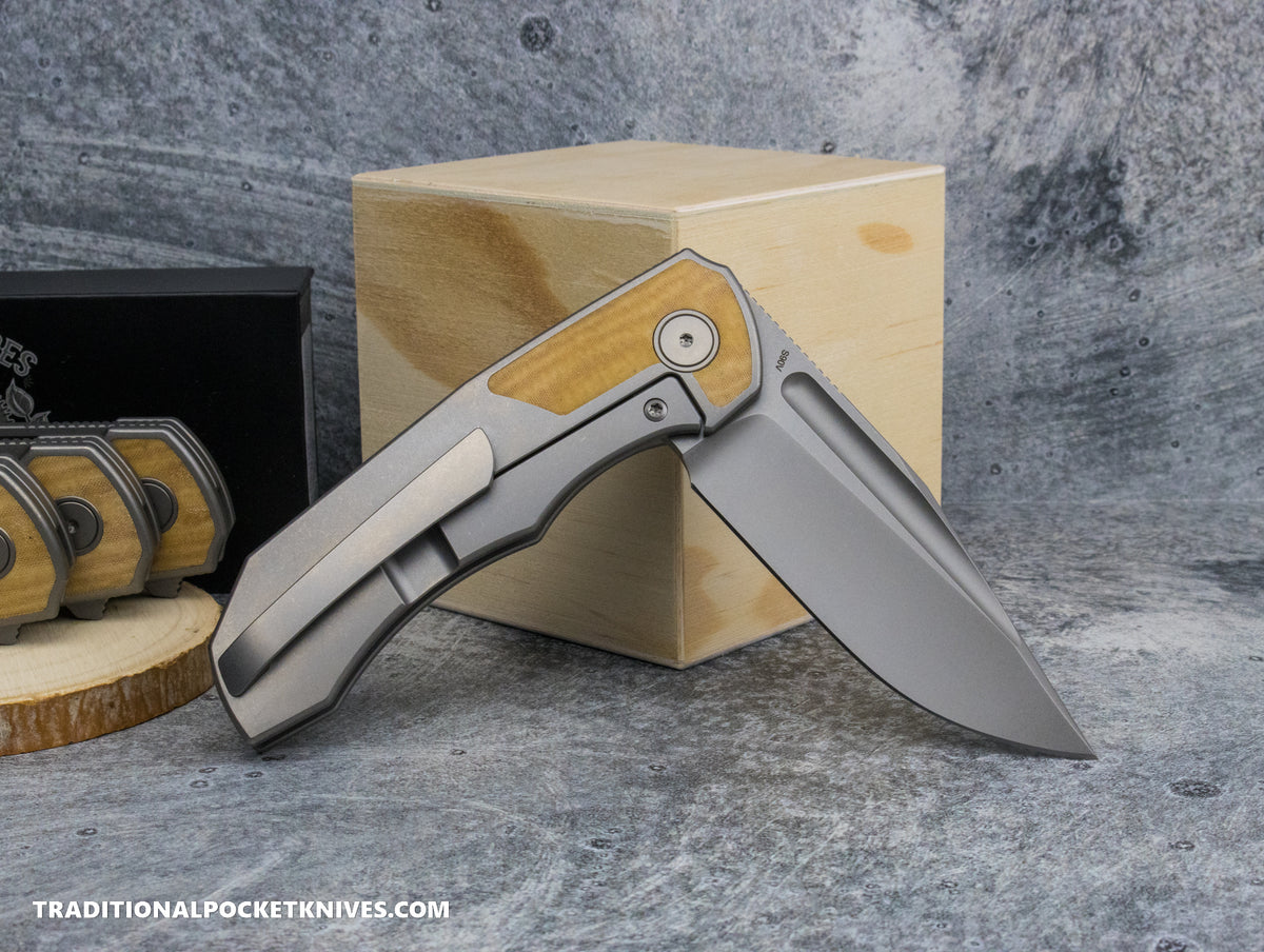 BergBlades Tick Natural White Linen Micarta Sandblast/Stonewash