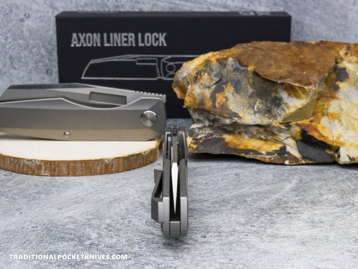 Vero Engineering: Axon Liner Lock - Titanium M390 Belt Satin