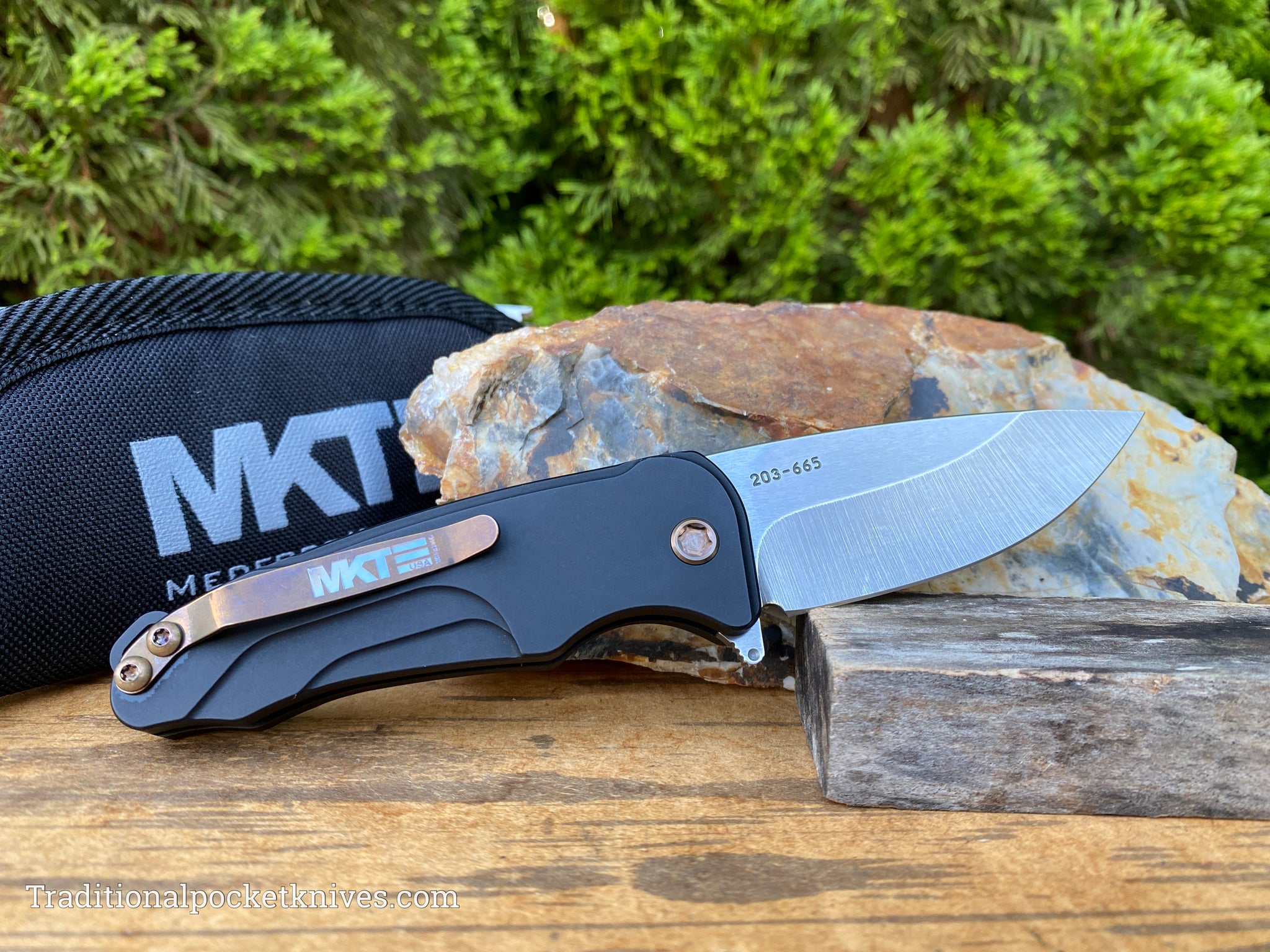 Medford Smooth Criminal - Plunge Lock Knife, Blue + Black